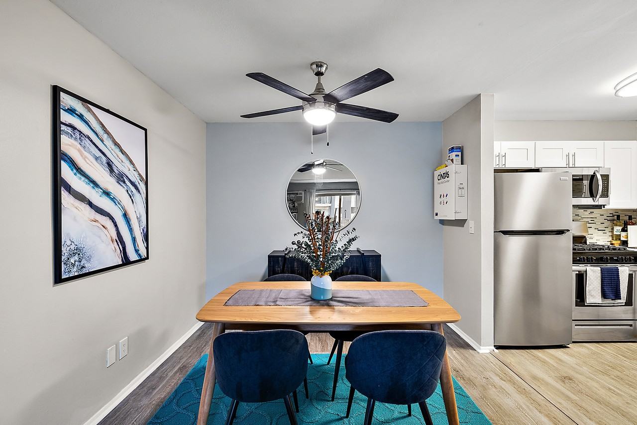 Arbor Haus Apartments - Photo 4 of 28