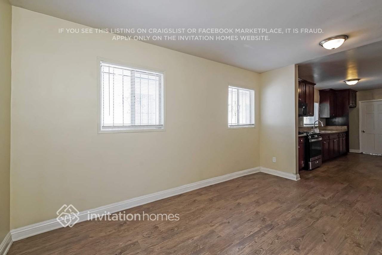 1522 W 60th St - Photo 5 of 17