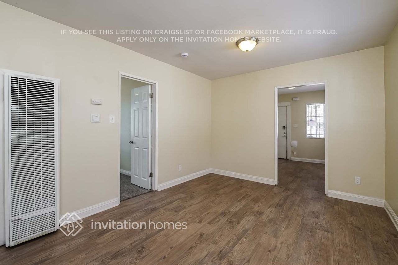 1522 W 60th St - Photo 6 of 17