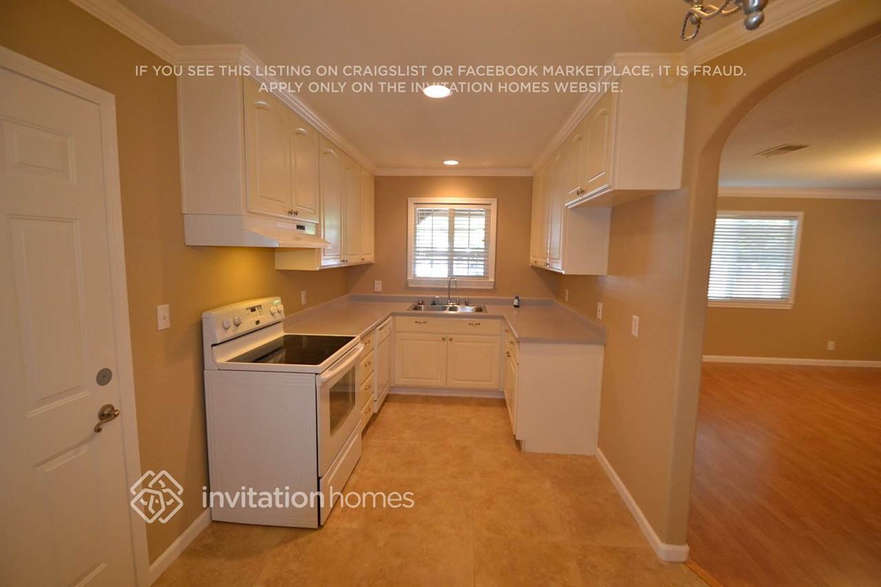 8305 Rasmussen Cir - Photo 3 of 7