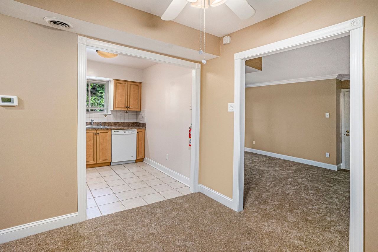 Maple Court Apartments - Photo 7 of 50