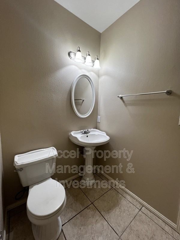 1301 San Felipe Dr - Photo 6 of 25