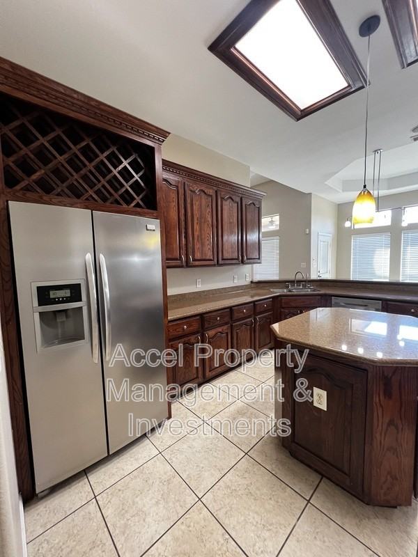 1301 San Felipe Dr - Photo 7 of 25