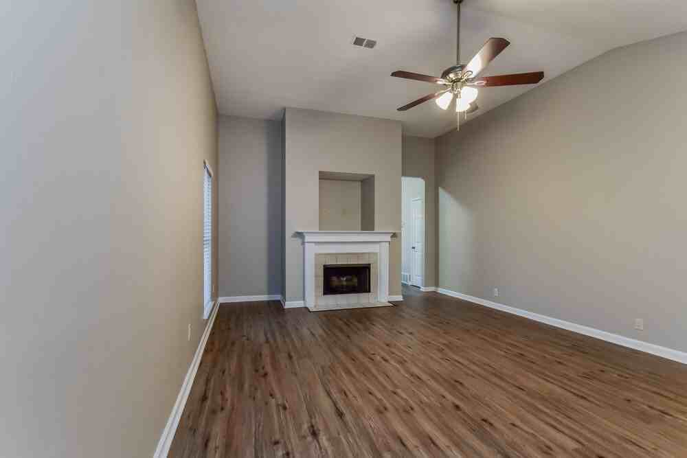 5580 Kaitlyn Dr E - Photo 3 of 16