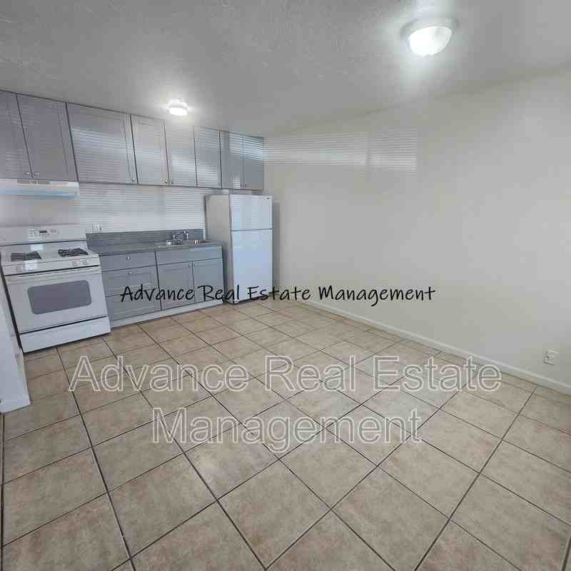 321 Fairbanks Ave - Photo 2 of 8
