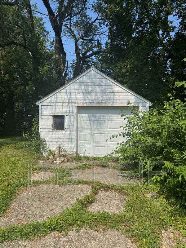 18941 Elkhart St - Photo 4 of 12