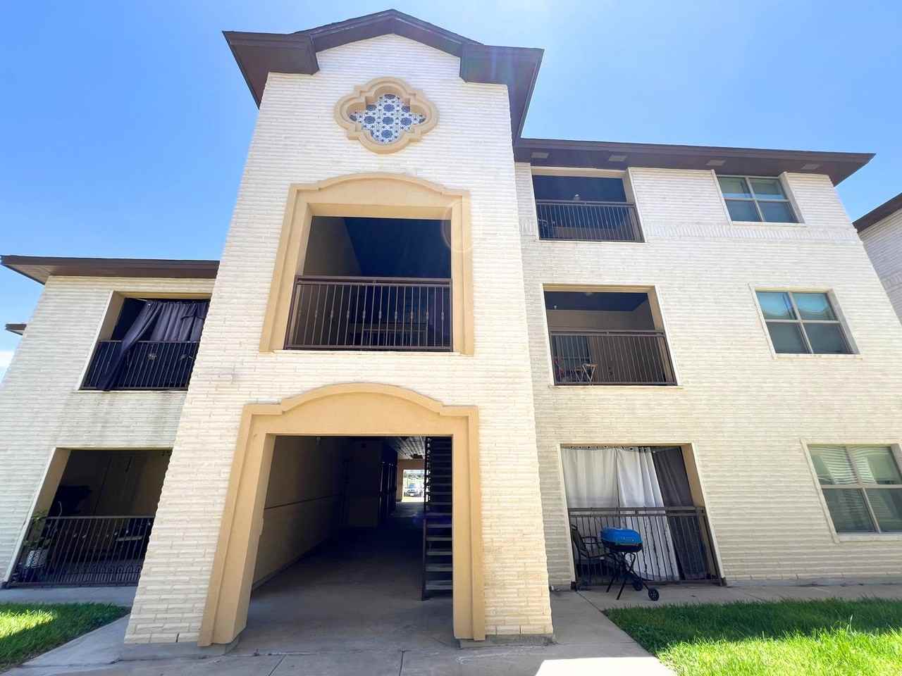 Cantera Real Apartments - Photo 2 of 24