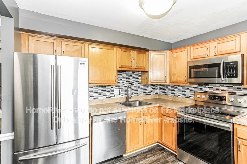 16 Duchess Ct - Photo 3 of 21