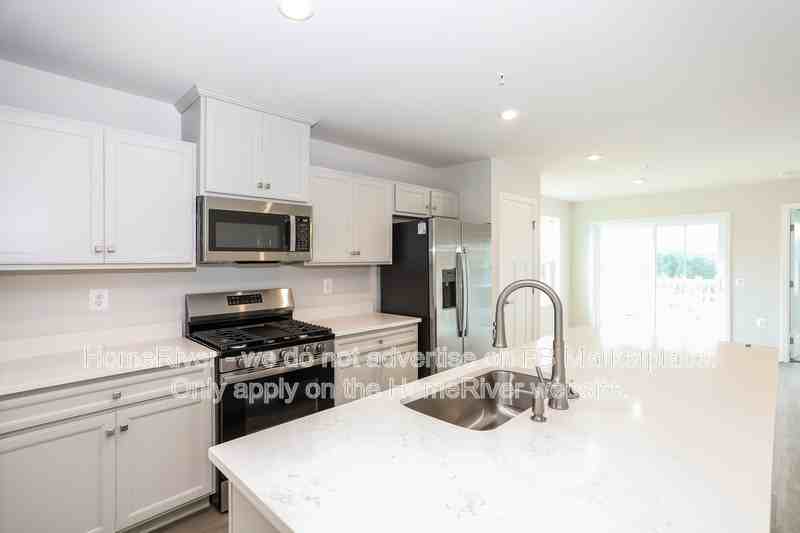 600 Augustine Ct - Photo 6 of 23