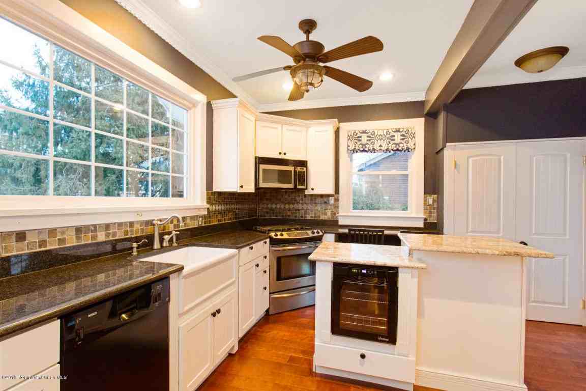 702 River Rd - Photo 2 of 14