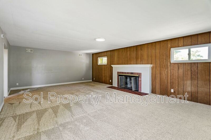 1401 Laurent St - Photo 4 of 35