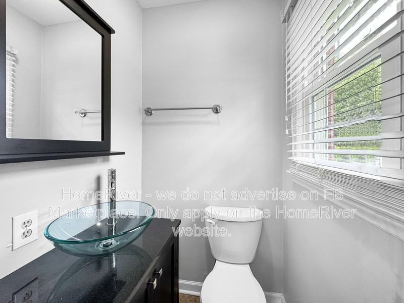 1901 Haines St - Photo 7 of 20