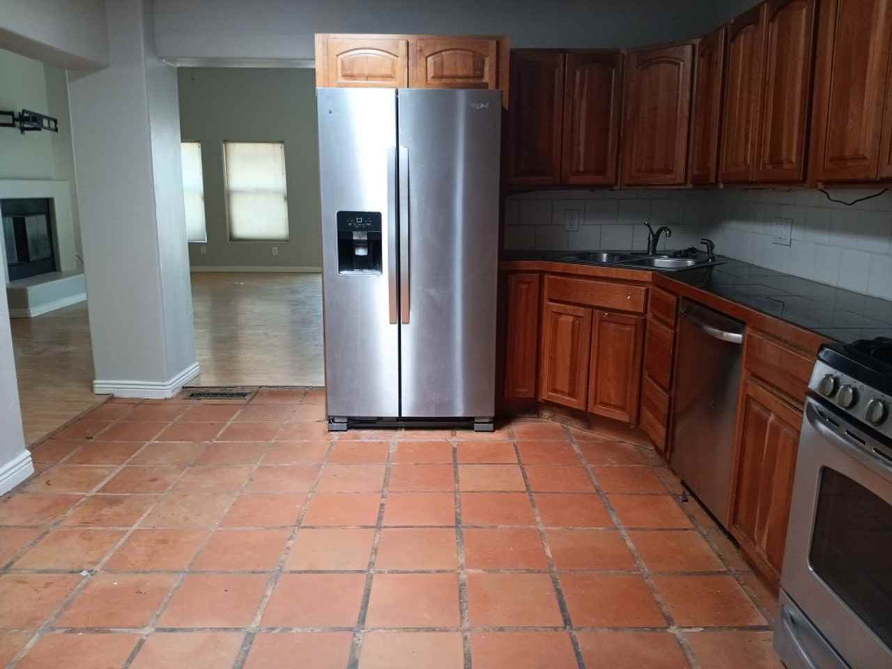 4904 Idlewilde Ln Se - Photo 3 of 19