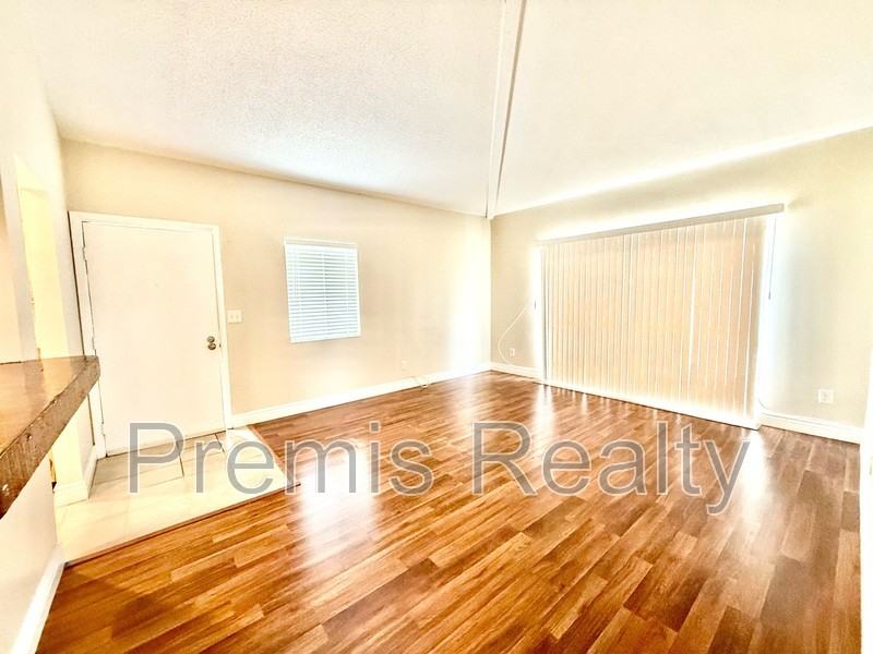 2931 Bough Ave - Photo 4 of 19