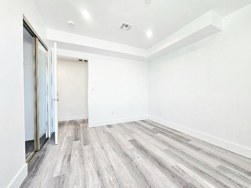 2855 Cincinnati St #7 - Photo 4 of 9