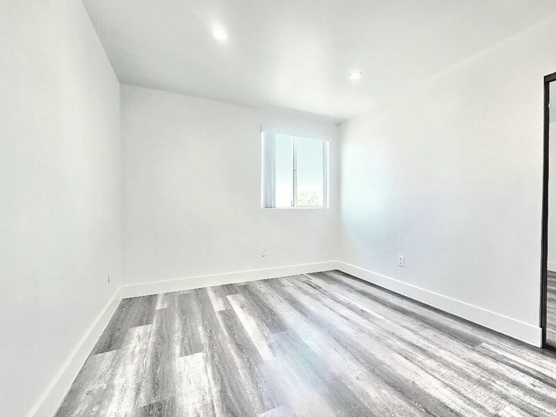 2855 Cincinnati St #7 - Photo 6 of 9