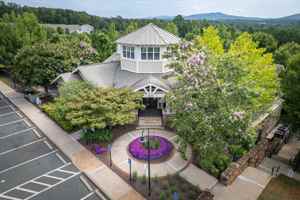 featured image of 1810 Candlewood Ct #102
