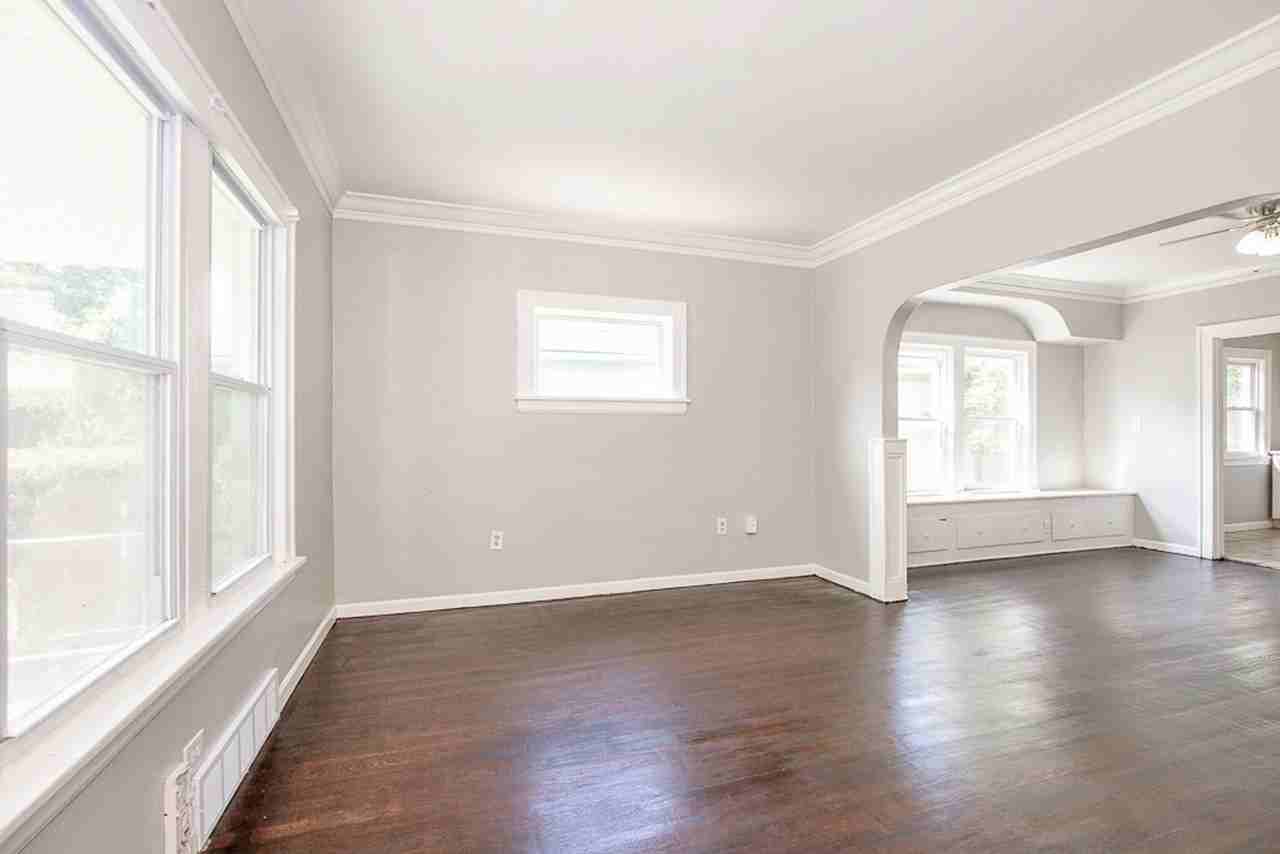 4126 E 141st St - Photo 3 of 19