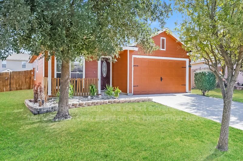 110 Perch Mnr - Photo 3 of 31