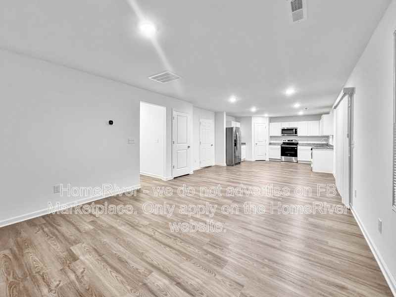 195 Pine Needle Dr - Photo 3 of 19
