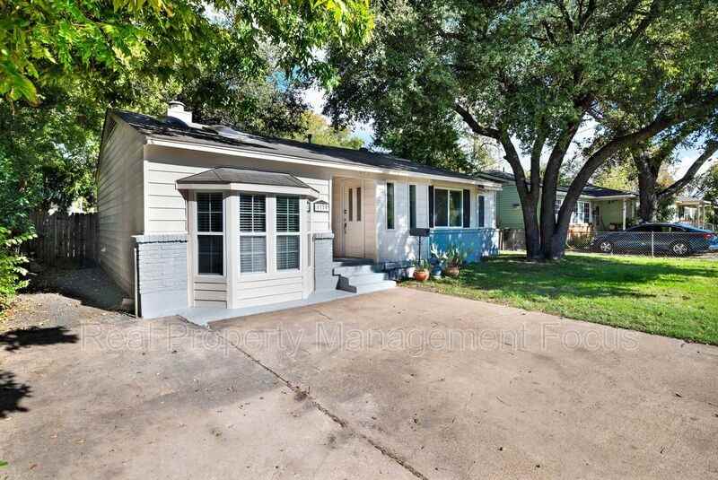 1725 Brake Dr - Photo 2 of 28