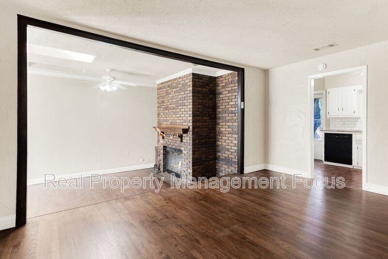 1725 Brake Dr - Photo 4 of 28