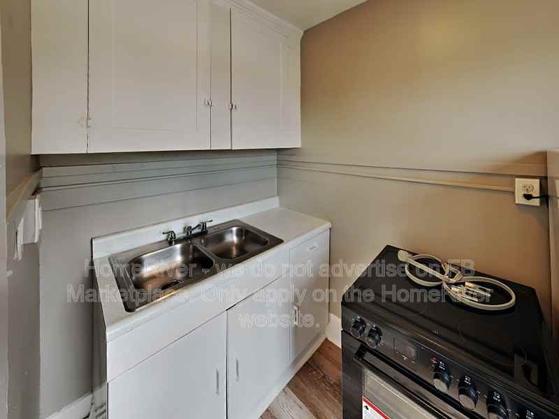 1802 Chestnut Street - Photo 4 of 13