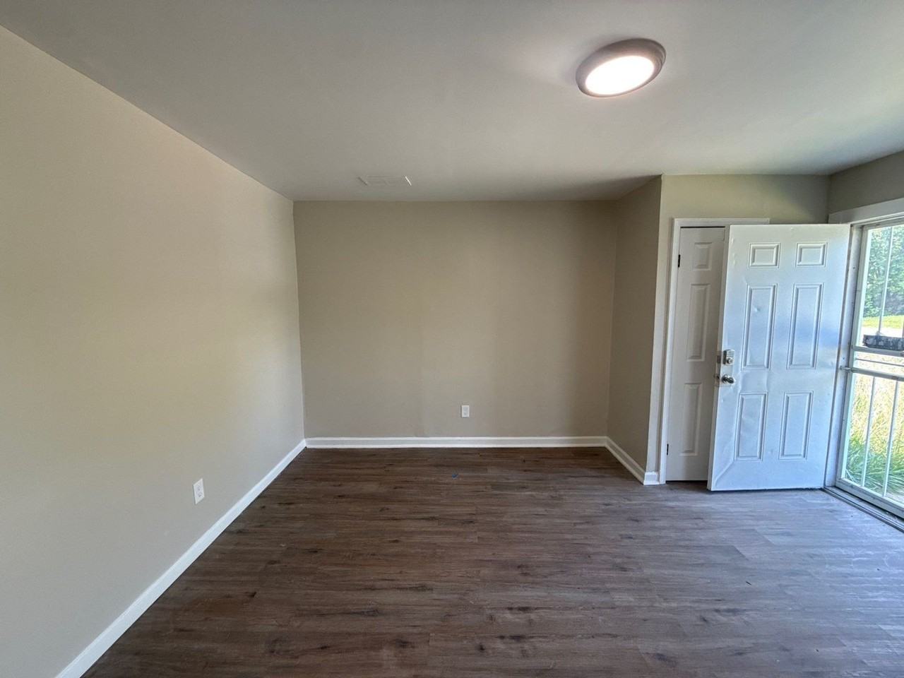 18666 Joseph Campau St - Photo 2 of 6