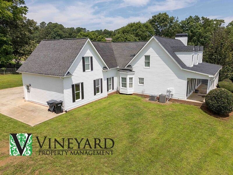 255 Henson Way - Photo 5 of 44