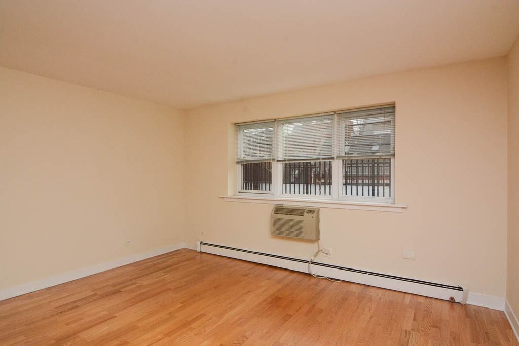 625 W Wrightwood Ave #219 - Photo 5 of 16