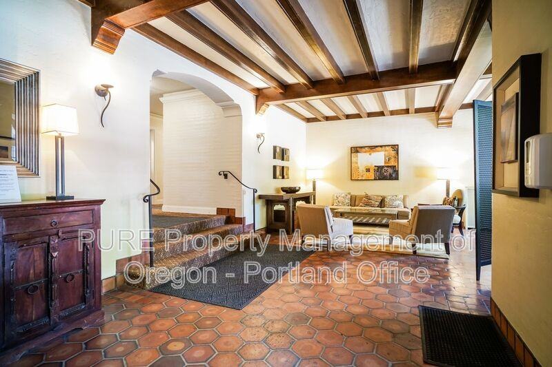709 Sw 16th Ave #401 - Photo 4 of 17
