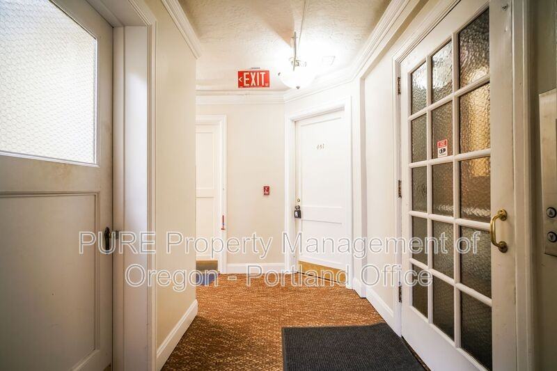 709 Sw 16th Ave #401 - Photo 6 of 17