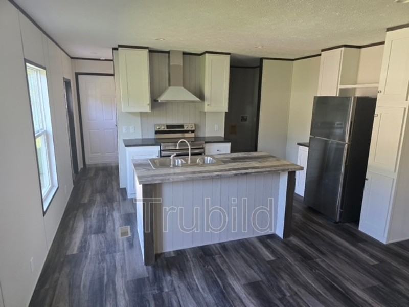 108 Gawain Dr - Photo 3 of 19