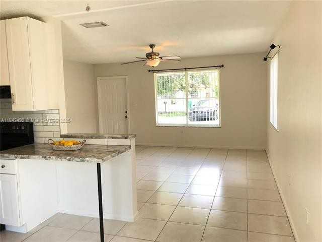 12863 Southwest 134th Terrace - Photo 2 of 34