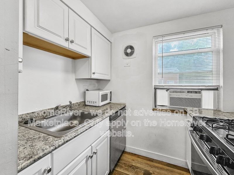 781 Cooke Dr #8 - Photo 4 of 14