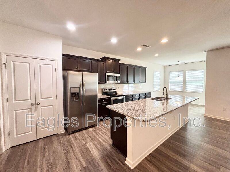 120 Relict Dr - Photo 4 of 17