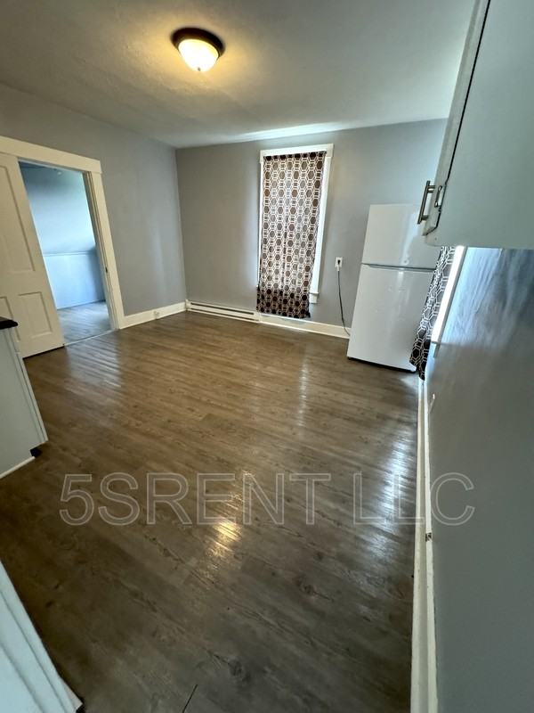 408 Gray Ave - Photo 3 of 6