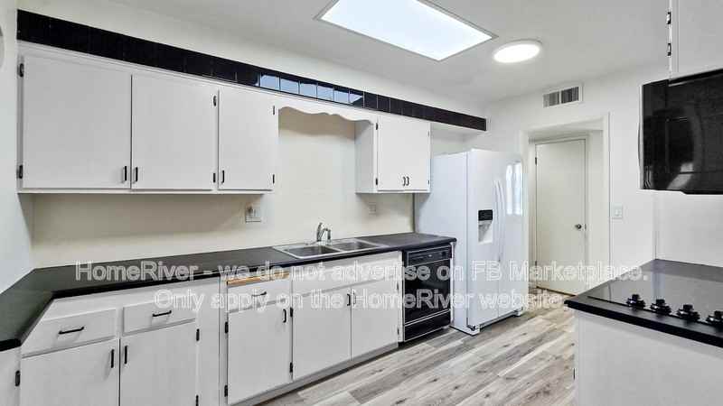 10828 W Crosby Dr - Photo 4 of 14