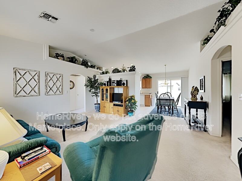 1825 Rainbow Ave S - Photo 4 of 19