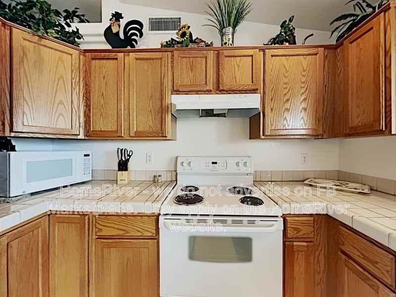 1825 Rainbow Ave S - Photo 7 of 19