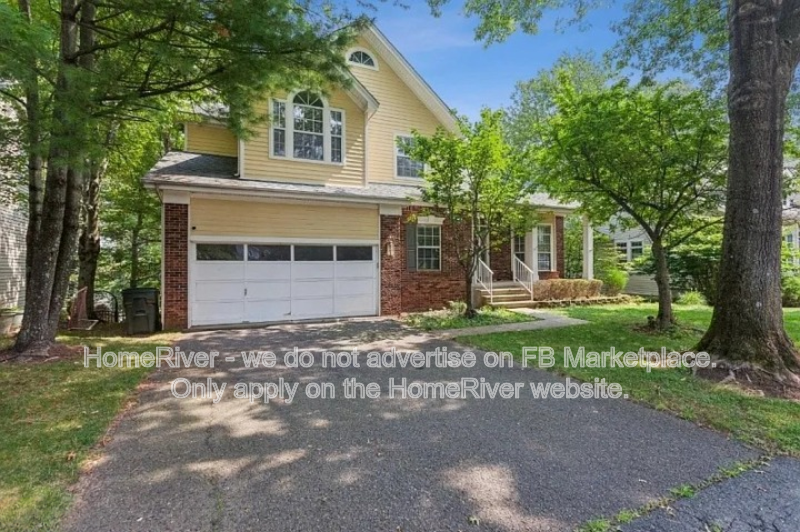 67 Huntington Rd - Photo 2 of 15