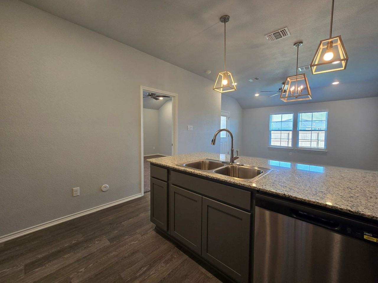 1241 Lexington Dr - Photo 5 of 22