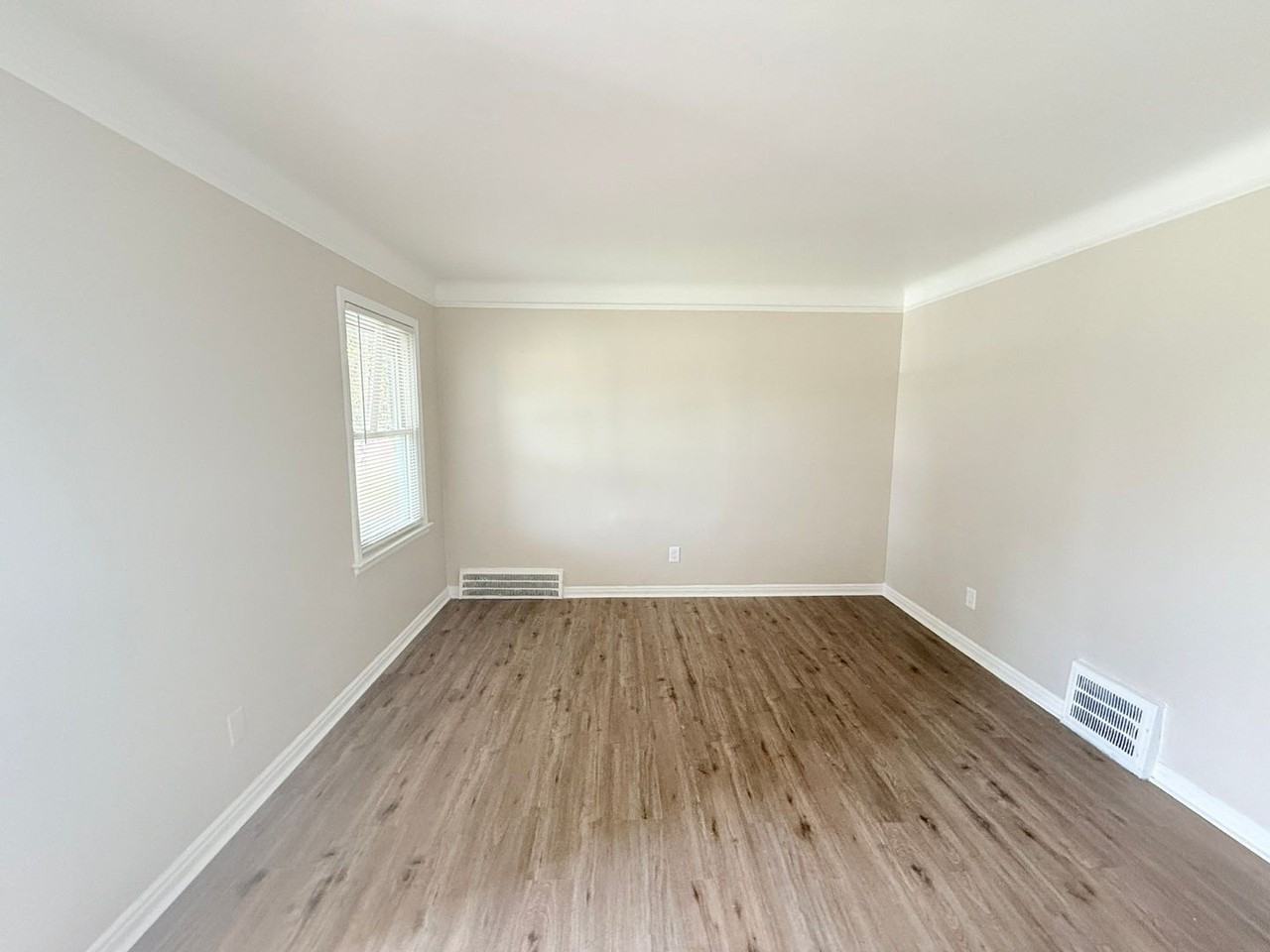 15909 Maddelein Street - Photo 2 of 7