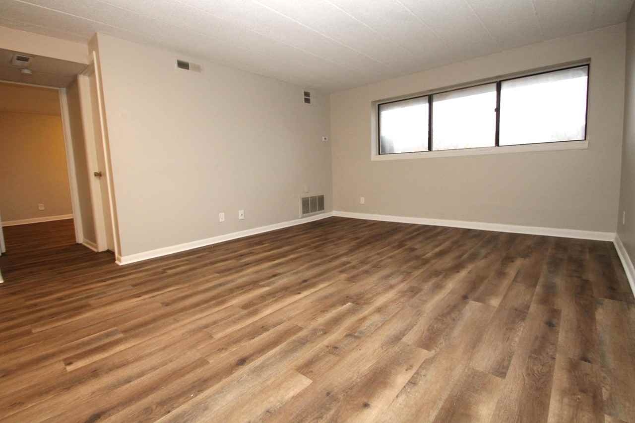 BERKSHIRE -- 056 - Photo 5 of 17