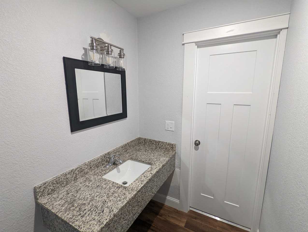 205 Oskaloosa Street - Photo 5 of 24