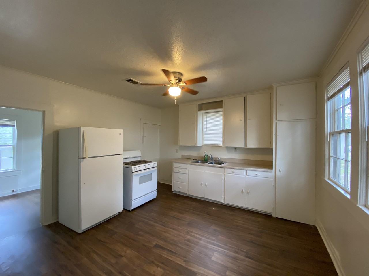 9-Plex - Photo 2 of 6