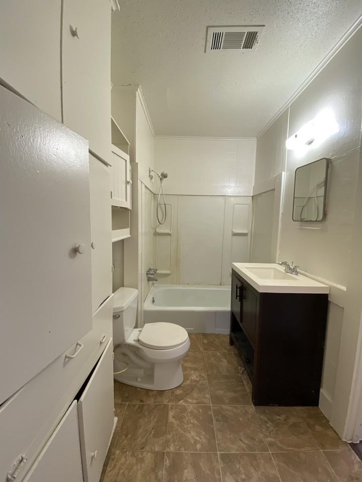 9-Plex - Photo 4 of 6
