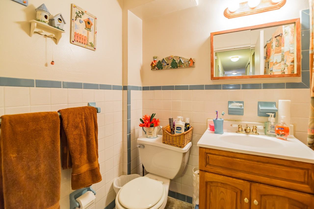 Janwood Apartments - Photo 6 of 19