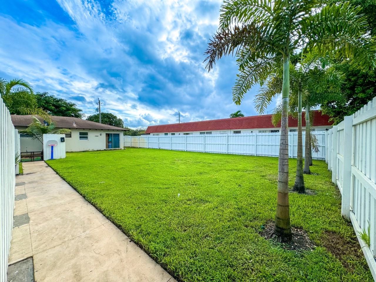 1500 Forest Hill Boulevard - Photo 2 of 3