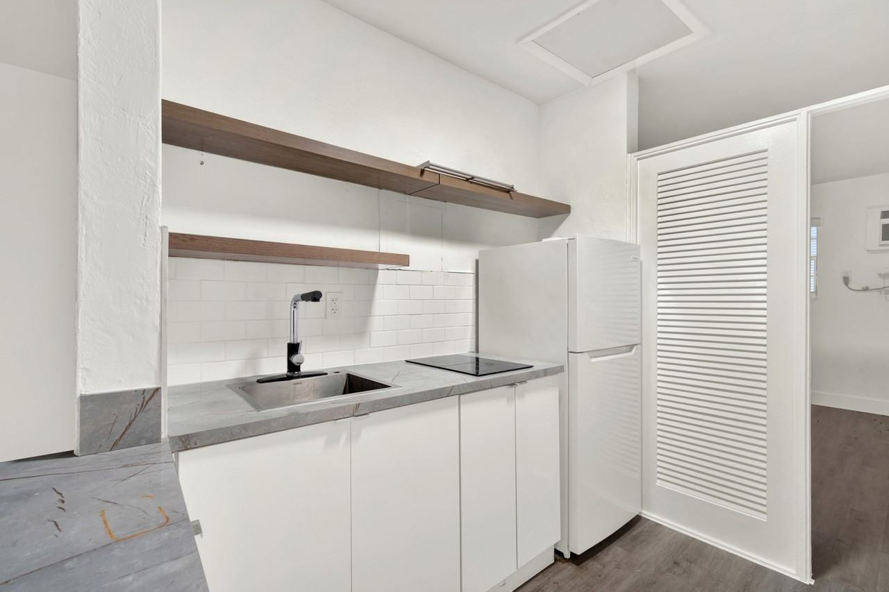 426 Santander Ave. - Photo 5 of 13